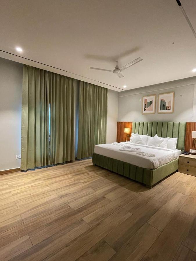 Hotel West Inn Premium Kharar Экстерьер фото