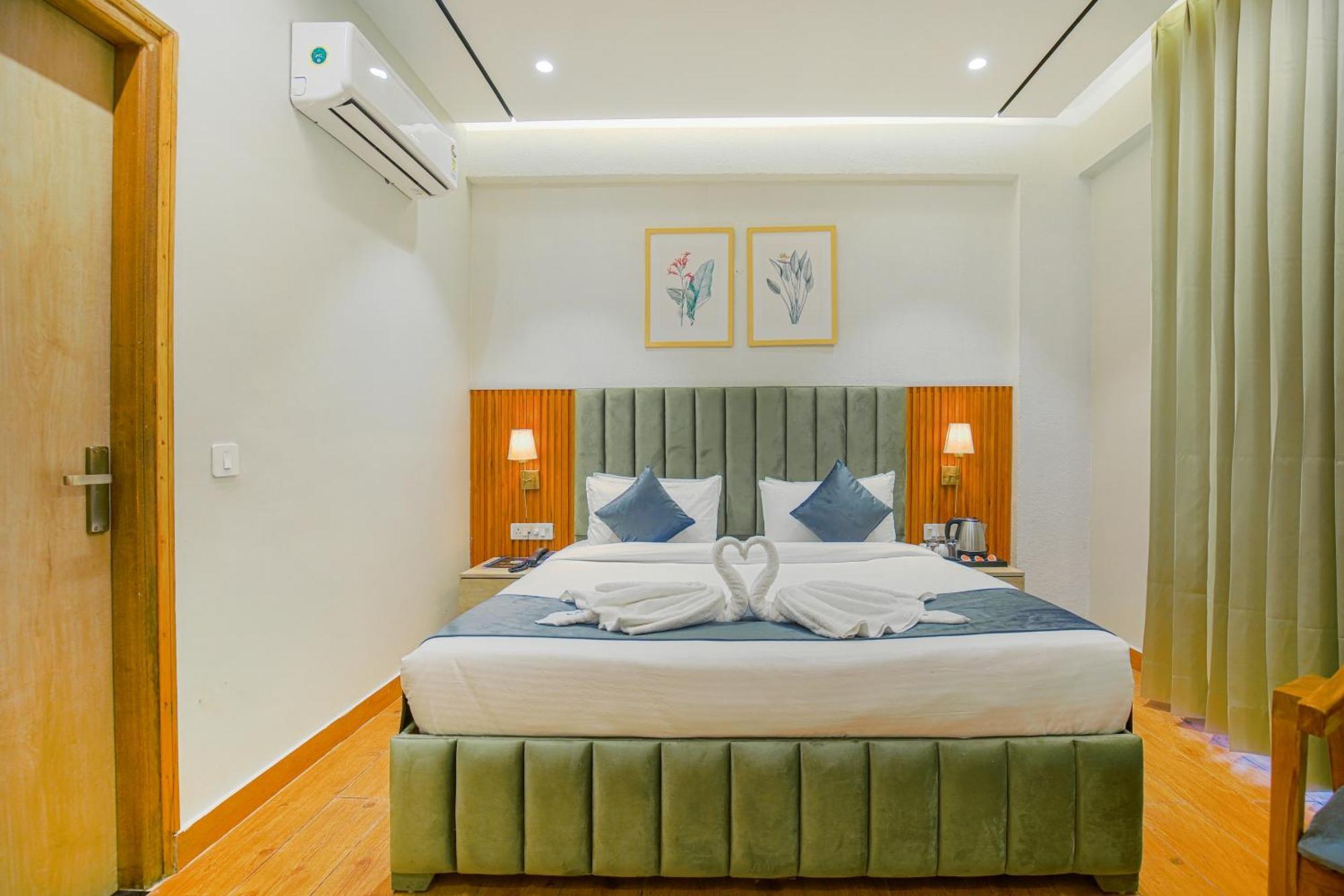 Hotel West Inn Premium Kharar Экстерьер фото