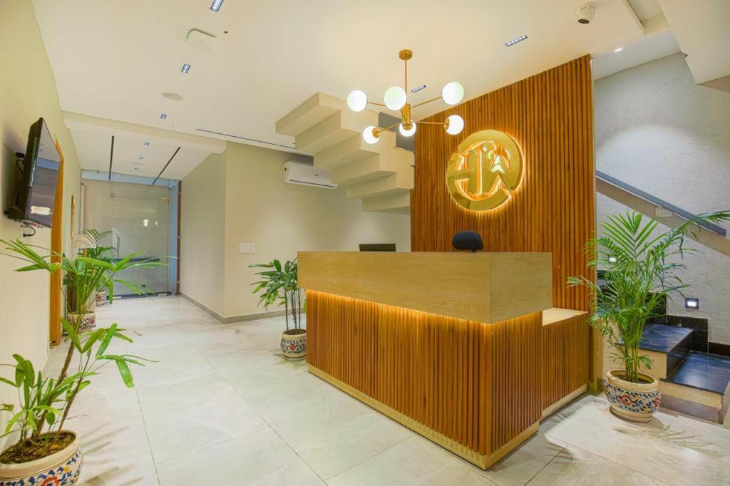 Hotel West Inn Premium Kharar Экстерьер фото